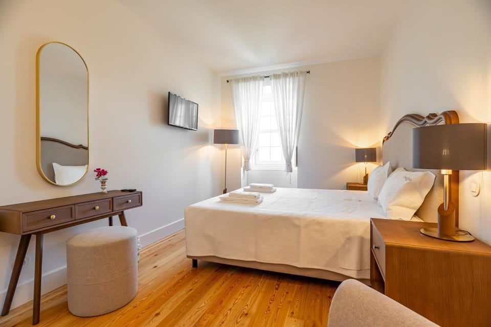 Bed, TV and multimedia, Bedroom, furniture