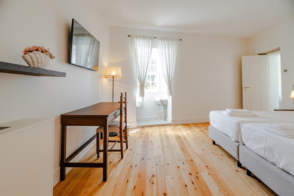 Bed, TV and multimedia, Bedroom, furniture