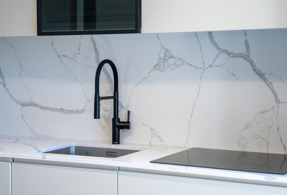 Kitchen or kitchenette, Dining area, dishwasher