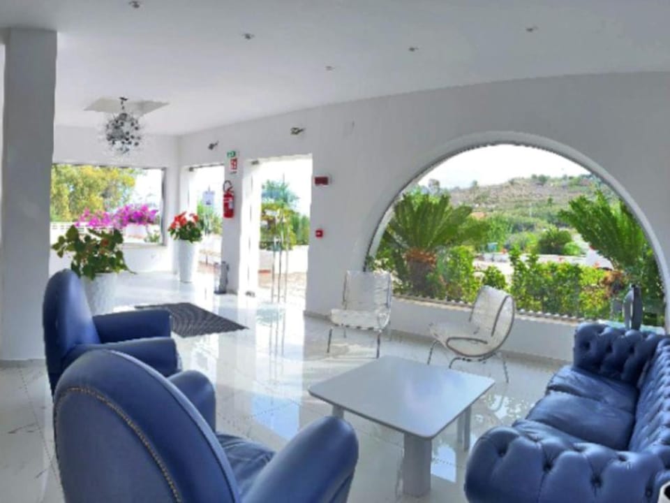 Patio, Garden, View (from property/room), Seating area, Garden view