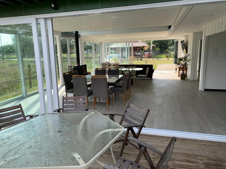 Casa no Rosa 200m from Surfland com quadra beach tennis Villa in Imbituba