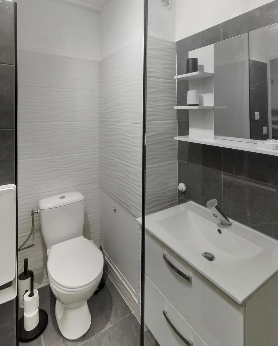 Le Souffle du Vivant, Studio pour 4 personnes avec piscine Apartment in Sanary-sur-Mer