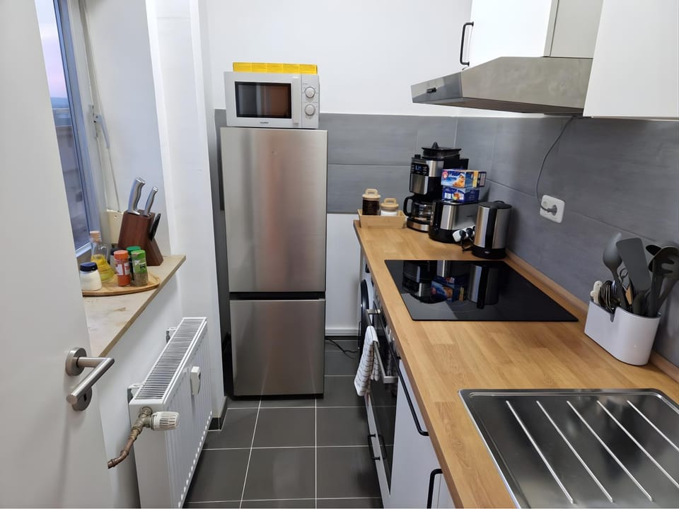 microwave, oven, stove, kitchen