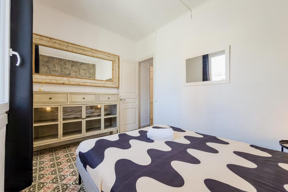 Cozy apartment in bcn 3 bedrooms Apartment in L'Hospitalet de Llobregat