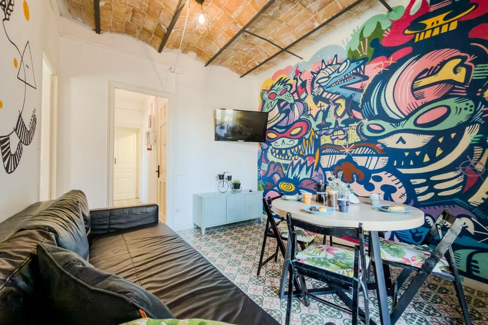 Cozy apartment in bcn 3 bedrooms Apartment in L'Hospitalet de Llobregat