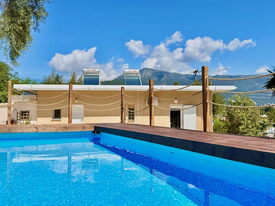 Property building, Swimming pool