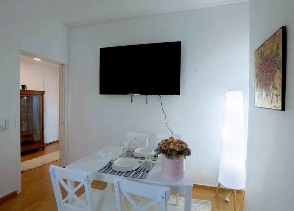 TV and multimedia, Dining area