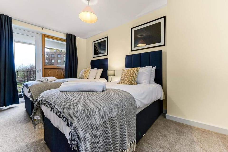 Central MK 2-Bed, Ideal for Work Stays Apartment in Milton Keynes