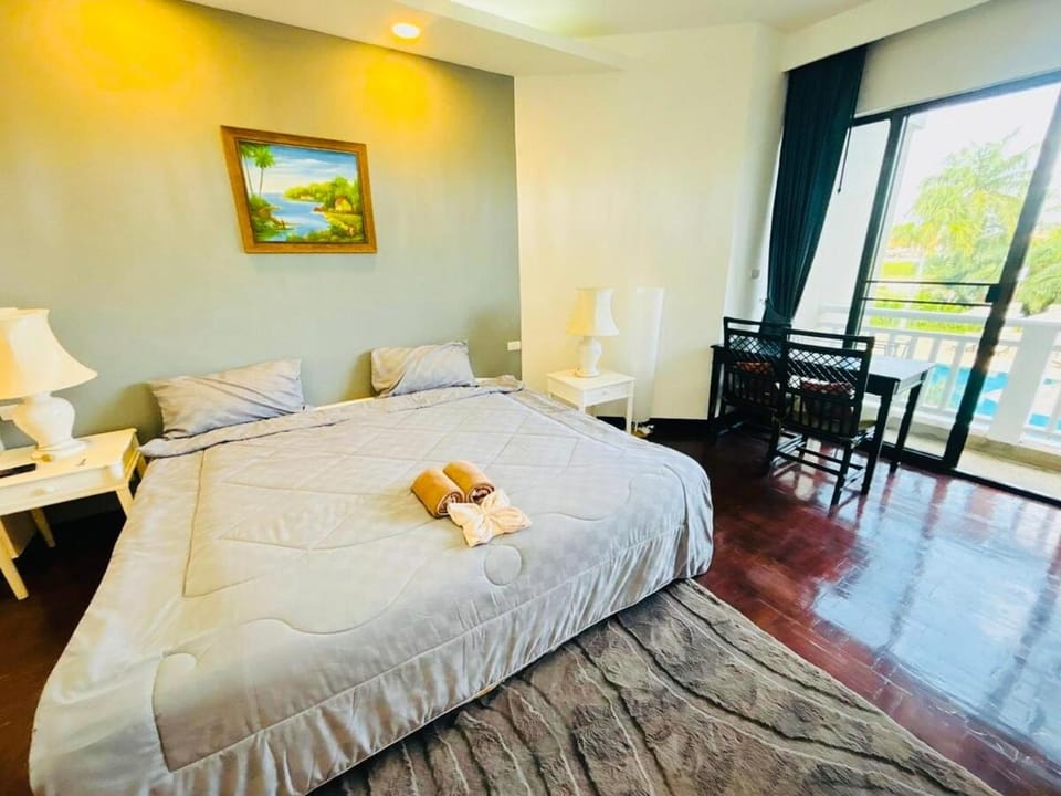 Allamanda 2 lake side pad in the heart of Laguna Apartment in Choeng Thale