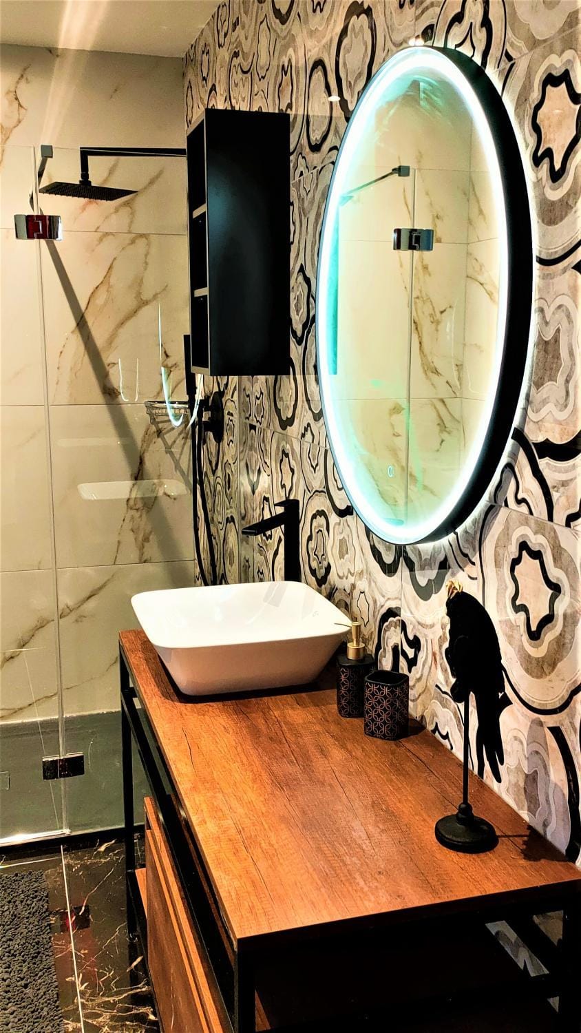 Modern 1BR Apartment with 2 Balconies - Spinola & Exiles Bay Area Apartment in Saint Julians
