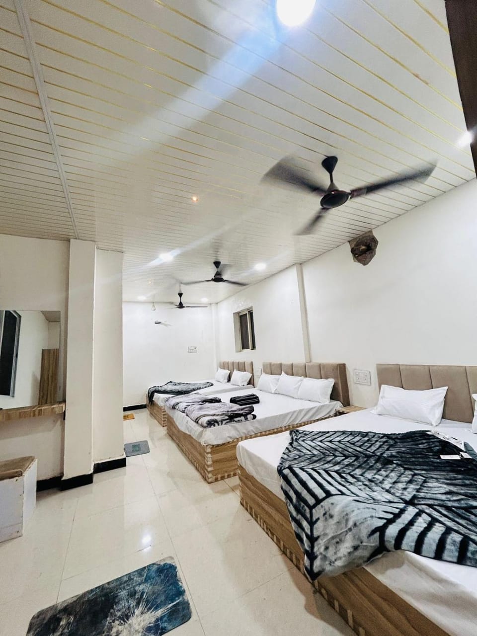New Mahamaya Guest House Apartment in India