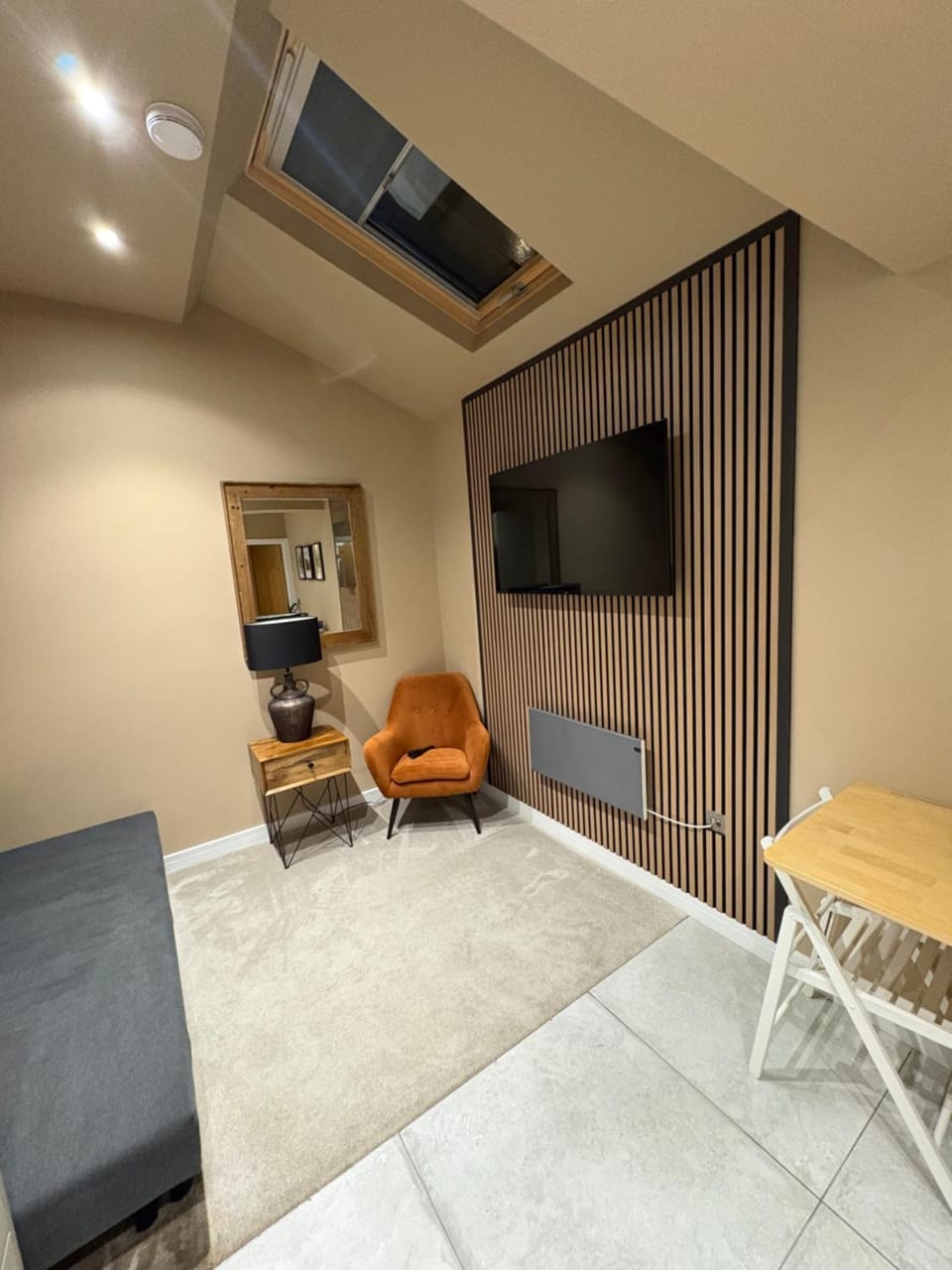 Communal lounge/ TV room, TV and multimedia, Living room, Seating area, Evening entertainment