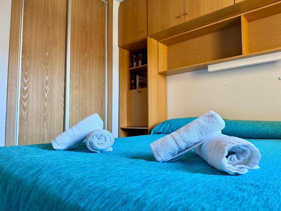 Bedroom, towels, wardrobe