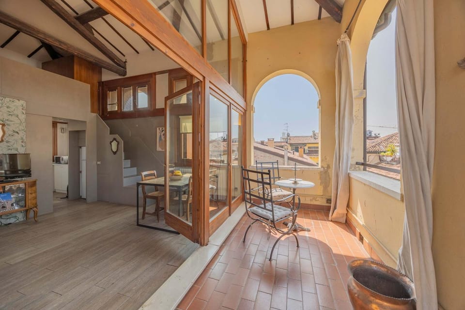 Patio, Dining area