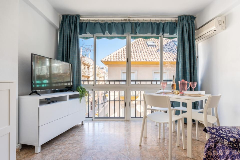 TV and multimedia, Balcony/Terrace, Living room, Dining area, air conditioner