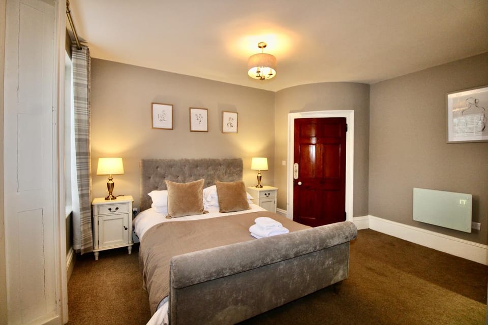 The Ashley suite garden apartment Sterling House Short Stays Apartment in Basingstoke