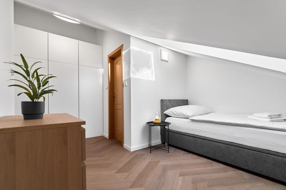 Bed, Photo of the whole room, Bedroom, towels, wardrobe