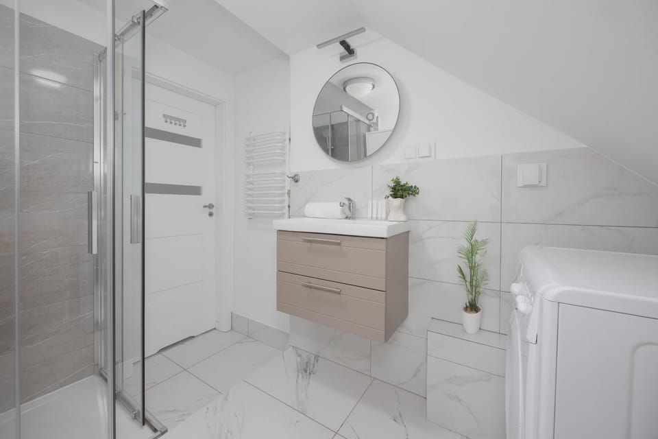 Shower, Bathroom, towels