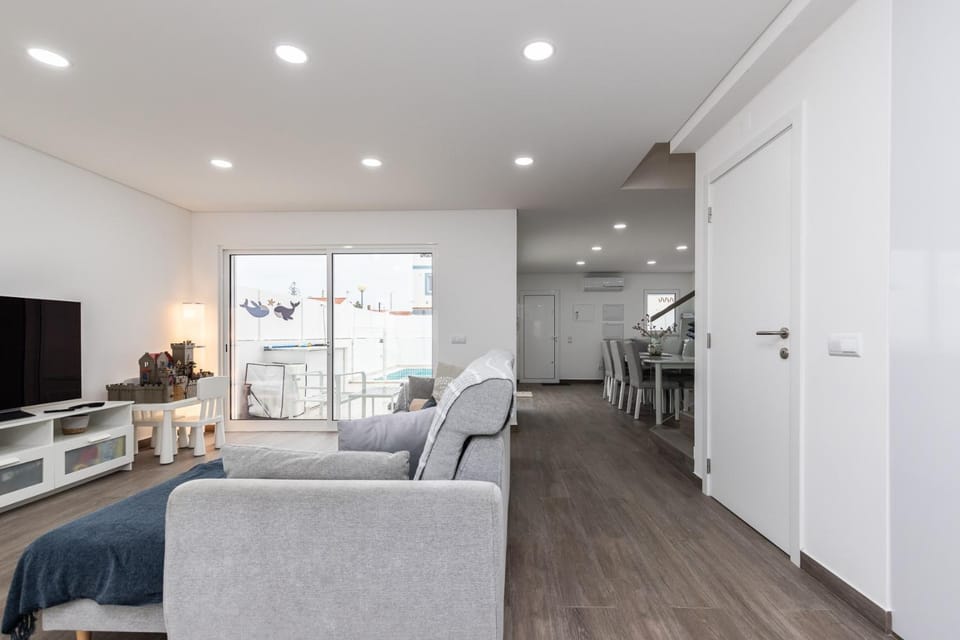 Communal lounge/ TV room, Living room