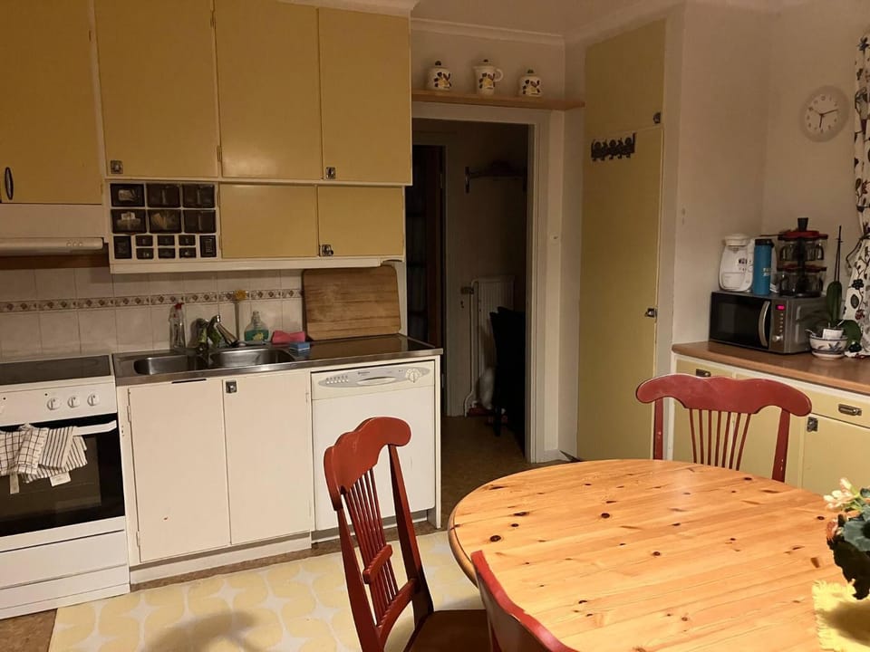 Dining area, kitchen