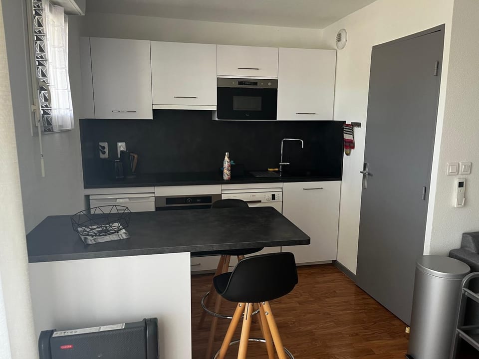 Kitchen or kitchenette, Living room