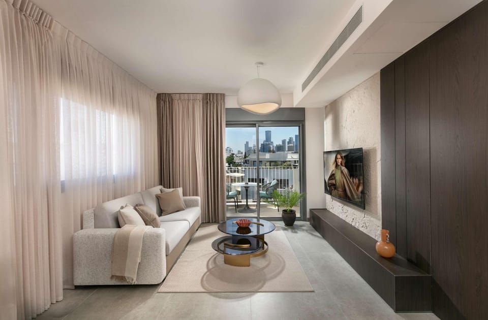 Grand 3BR Balcony - Quiet Courtyard - MAMAD - D80 Apartment in Tel Aviv-Yafo