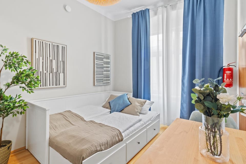 Bright City Hideaway, Augarten and Danube - 5 min Metro - 10 min Center Apartment in Vienna