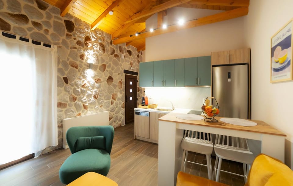 Kitchen or kitchenette, Living room, Seating area