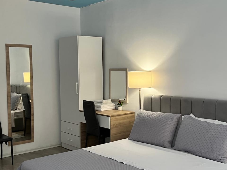 Bed, Living room, Photo of the whole room, Seating area, Bedroom, wardrobe
