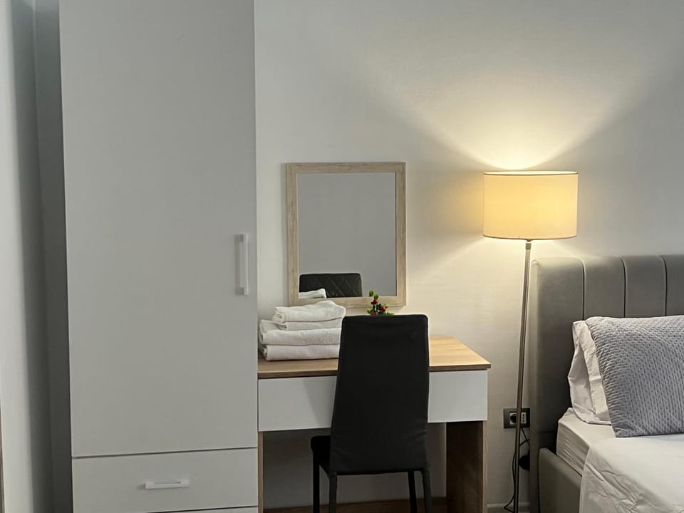 Bed, Photo of the whole room, Bedroom, wardrobe