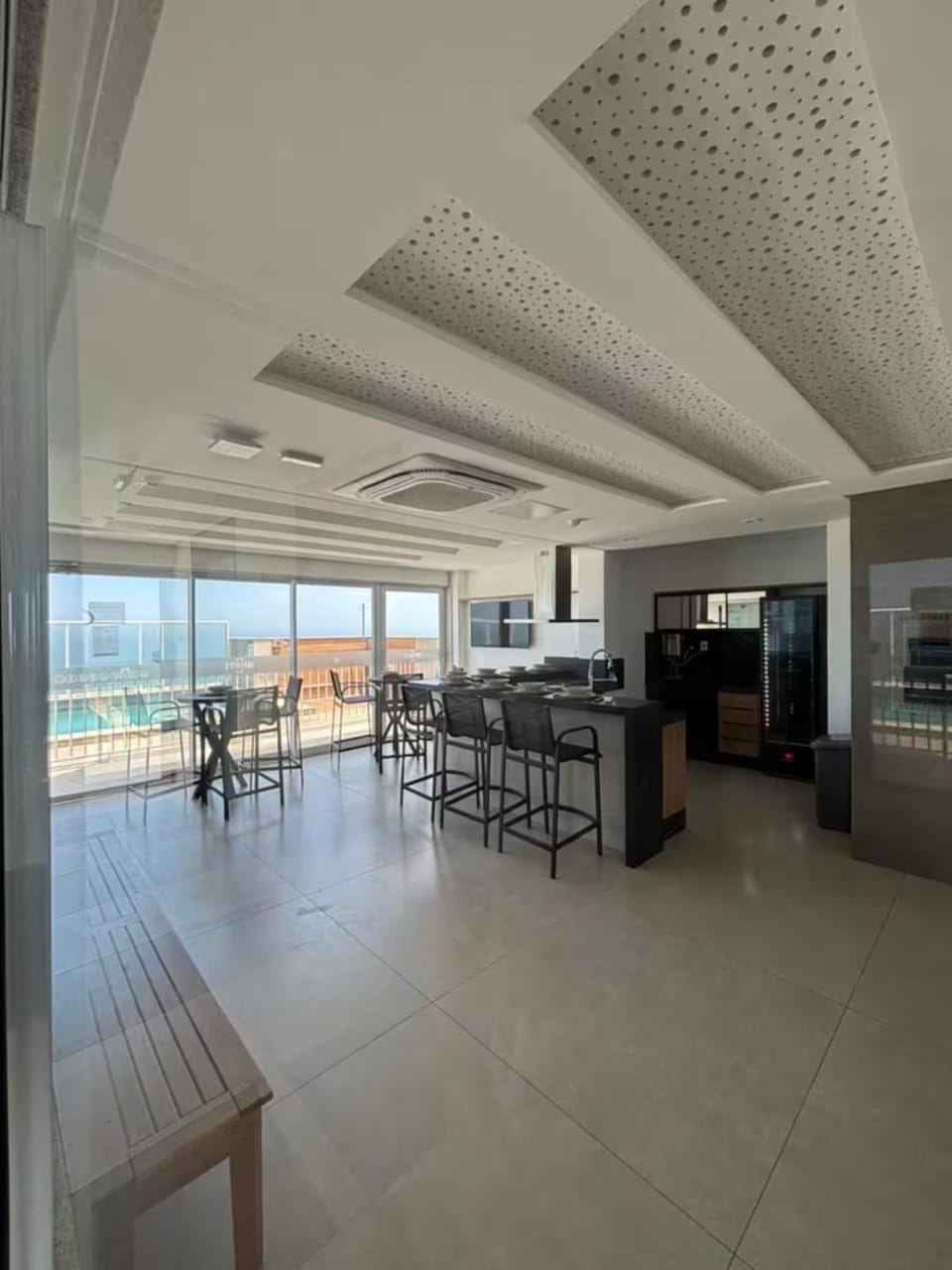 Restaurant/places to eat, Swimming pool