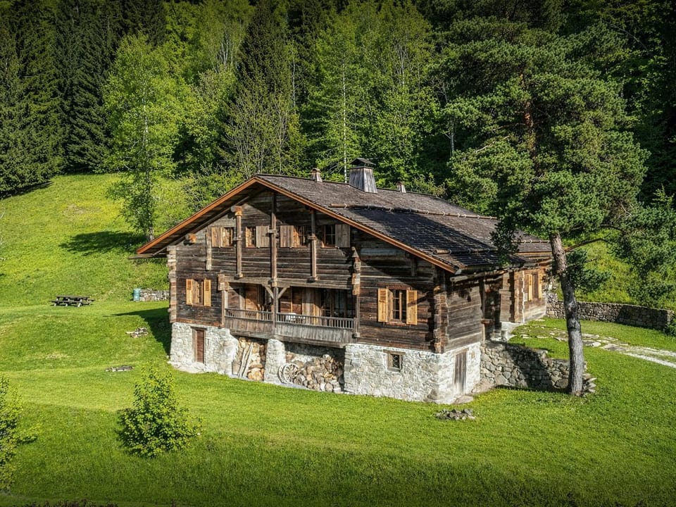 Property building, Natural landscape, Summer, Mountain view