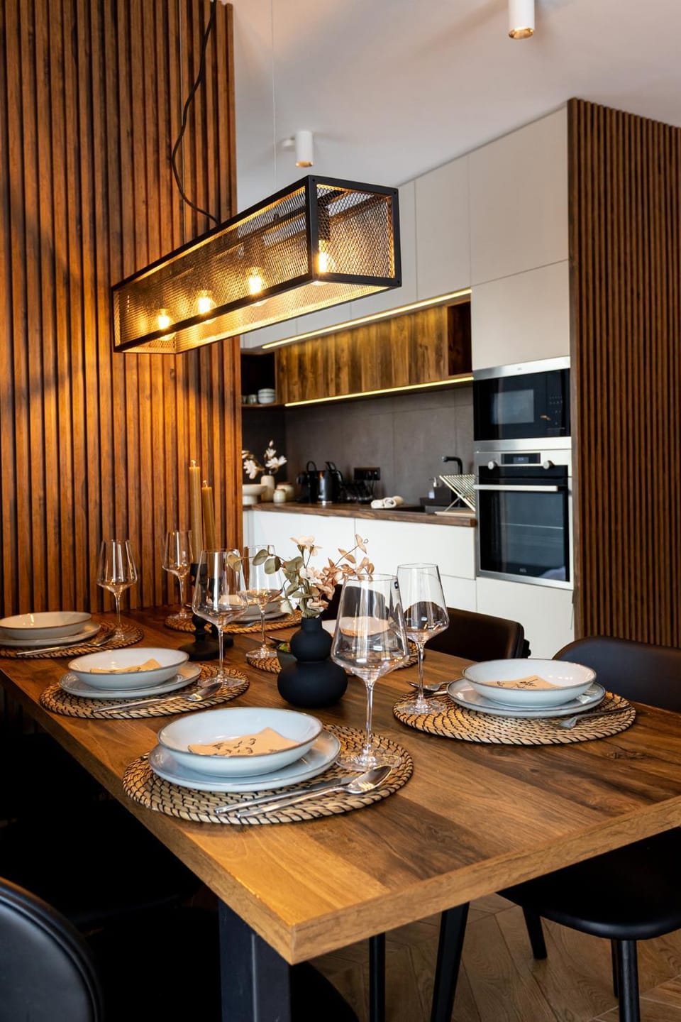 Kitchen or kitchenette, Dining area, stove
