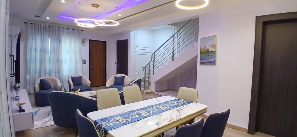 Crown Exquisite Apartments Surulere Apartment in Lagos