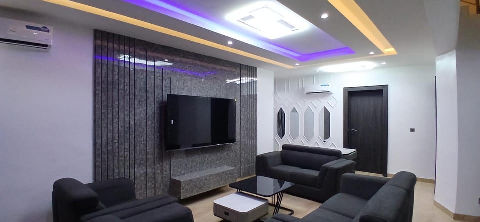 Crown Exquisite Apartments Surulere Apartment in Lagos