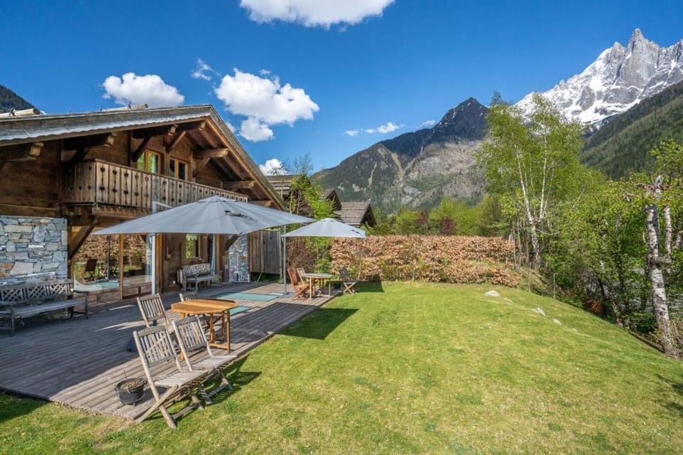 Michka - Chalet 500m Flegere Cheminee Jardin Vue 180 Chalet in Chamonix
