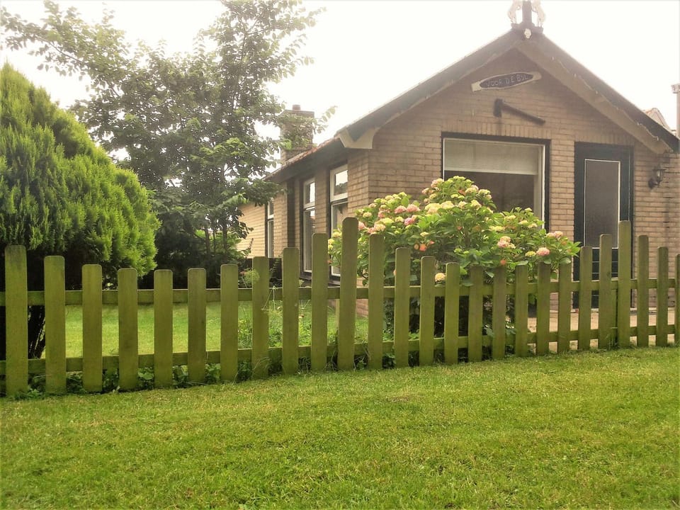 Property building, Facade/entrance, Summer