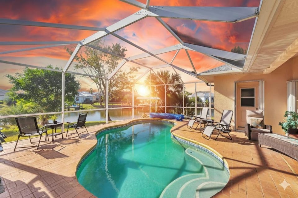 Sunset Paradise House in South Gulf Cove