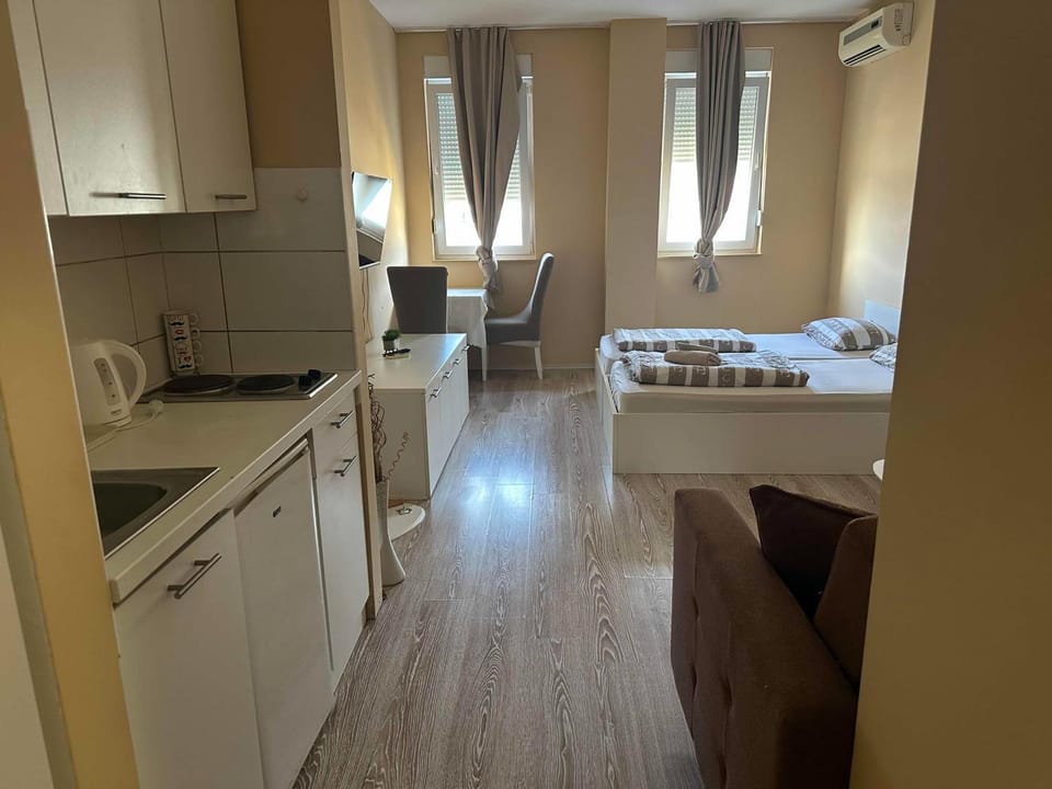 Kitchen or kitchenette, Photo of the whole room, Bedroom