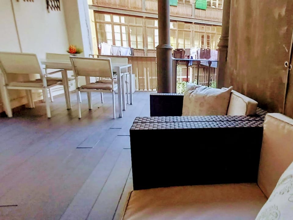 Great location with private terrace Apartment in Barcelona