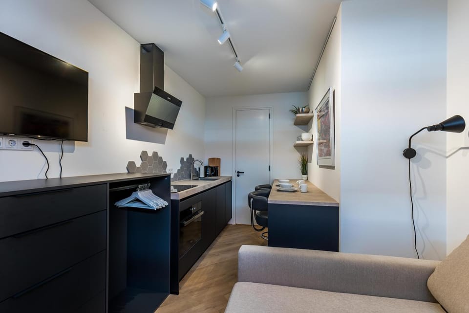Luxury studio in Witte de Withkwartier incl prive-parkeerplaats Apartment in Rotterdam