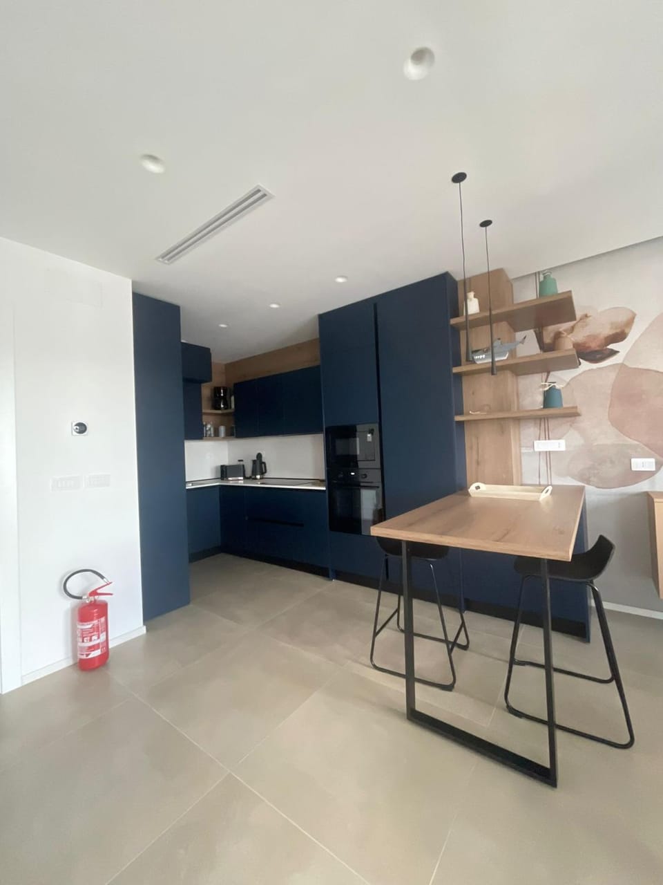 Kitchen or kitchenette, Dining area, stove