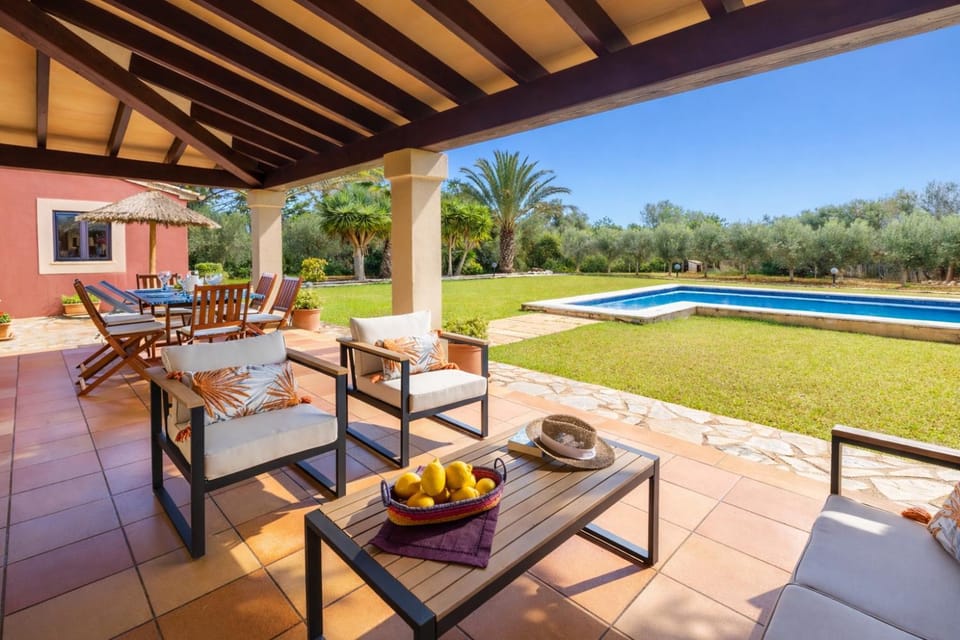Dining area, Pool view