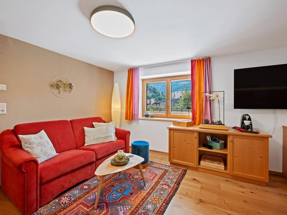 TV and multimedia, Coffee/tea facilities, View (from property/room), Living room, Seating area