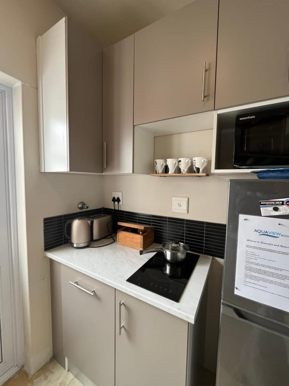 Private spacious studio in Kommetjie close to the beach Bed and Breakfast in Cape Town