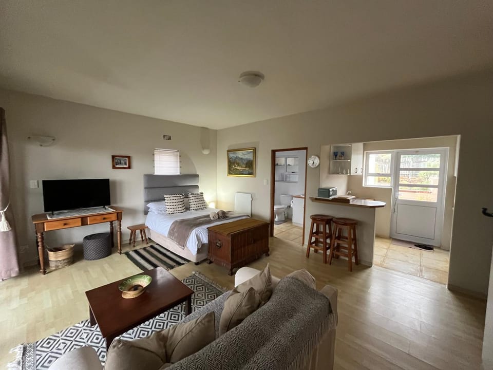 Kitchen or kitchenette, Living room, Bedroom