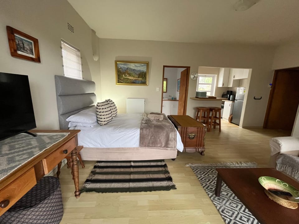 Kitchen or kitchenette, Living room, Bedroom