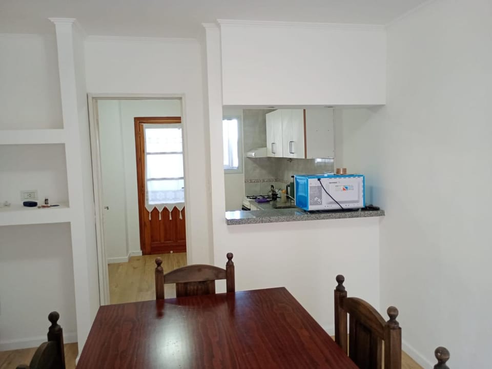 Kitchen or kitchenette, Dining area, stove