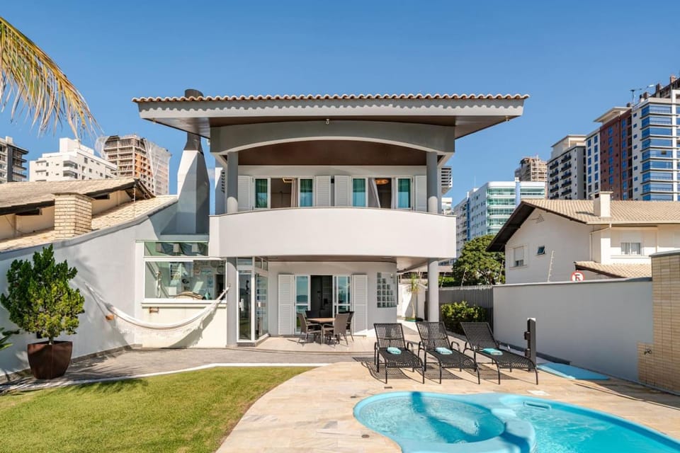 Property building, Garden, Swimming pool