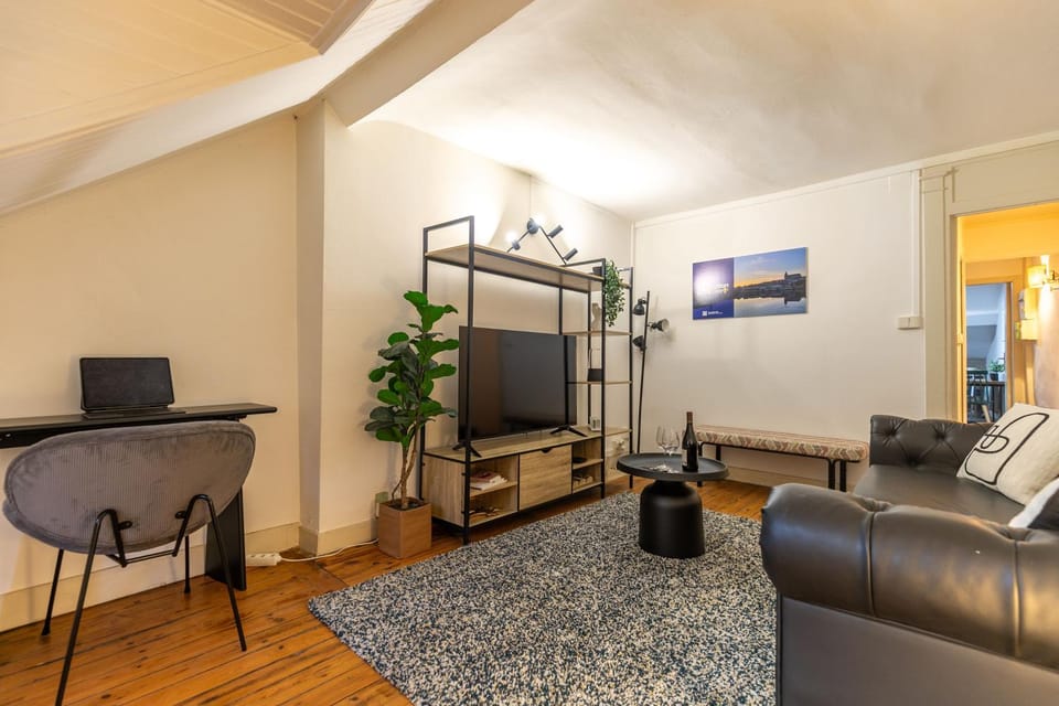 Communal lounge/ TV room, TV and multimedia, Living room, Seating area